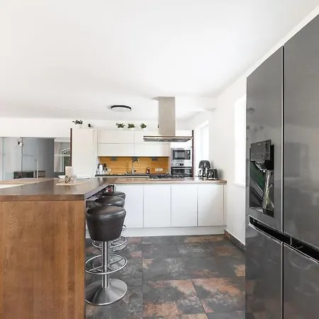 Biggest Helen - 5 Bedrooms, 7 Bathrooms, Air Condition Prázdninový dům Kaprun