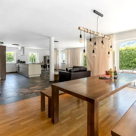 Biggest Helen - 5 Bedrooms, 7 Bathrooms, Air Condition Holiday home Kaprun