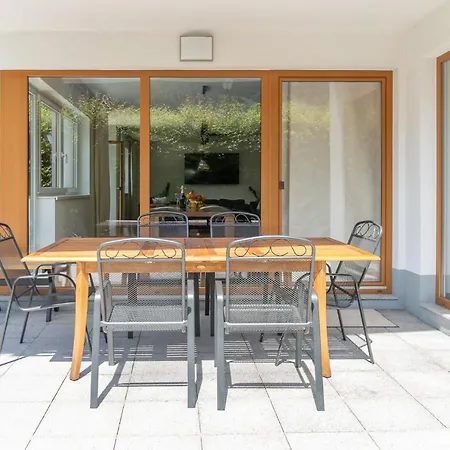 Σπίτι διακοπών Biggest Helen - 5 Bedrooms, 7 Bathrooms, Air Condition Kaprun