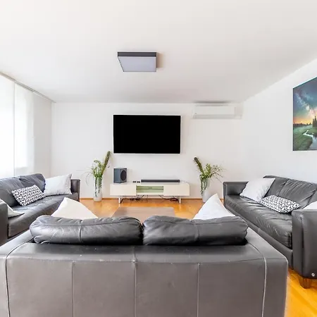 Biggest Helen - 5 Bedrooms, 7 Bathrooms, Air Condition * Kaprun