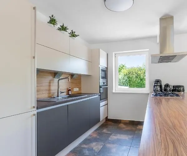 Holiday home Biggest Helen - 5 Bedrooms, 7 Bathrooms, Air Condition Kaprun