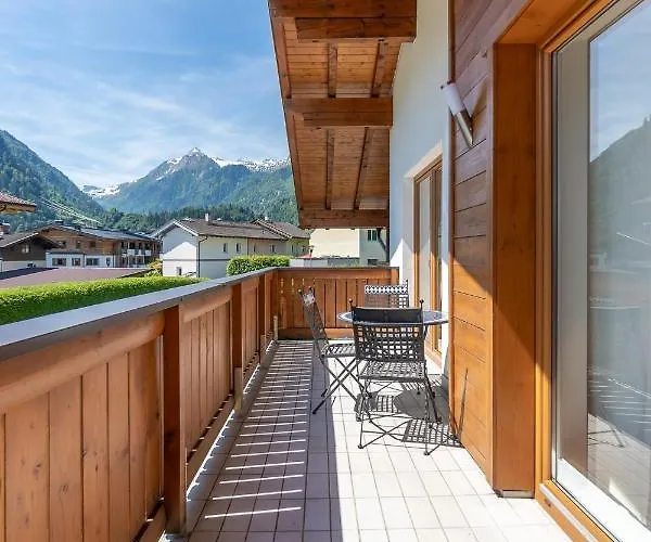 Biggest Helen - 5 Bedrooms, 7 Bathrooms, Air Condition Holiday home